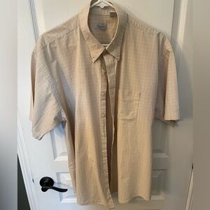 Men’s Van Heusen Button Up Shirt